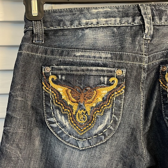 Guess Flare Leg Jeans with Design on Back Pockets. Size 28. - Picture 4 of 9